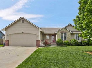 1233 E Red River Dr, Clearwater, KS 67026