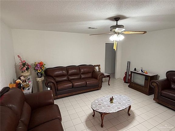 2nd image of 804 N Gladiator Blvd
