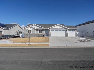 1113 Phipps Ave, Cheyenne, WY 82001