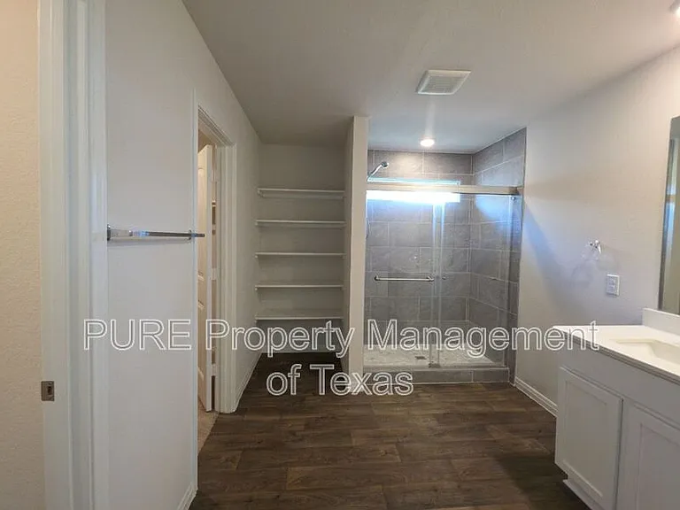 13708 Howser Trce — Photo 16