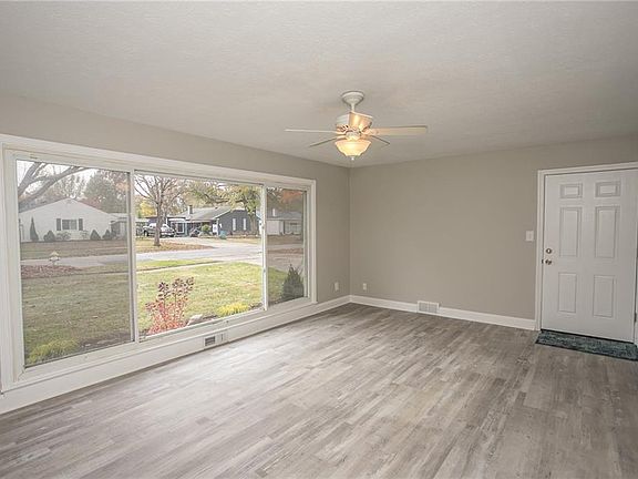 3rd image of 8996 Manorford Dr