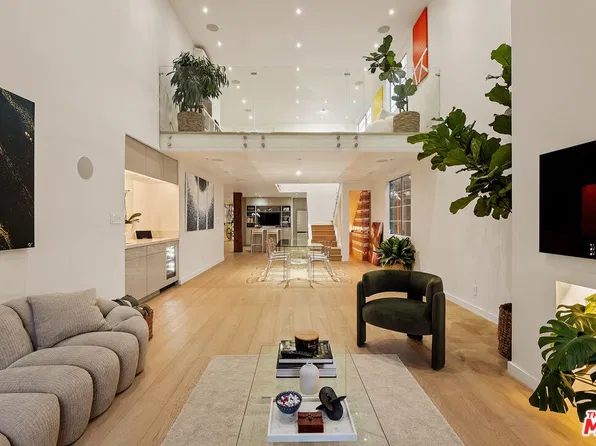 1129 Larrabee St APT 7, West Hollywood, CA 90069