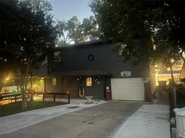 1537 E Lake Dr, Weatherford, TX 76087