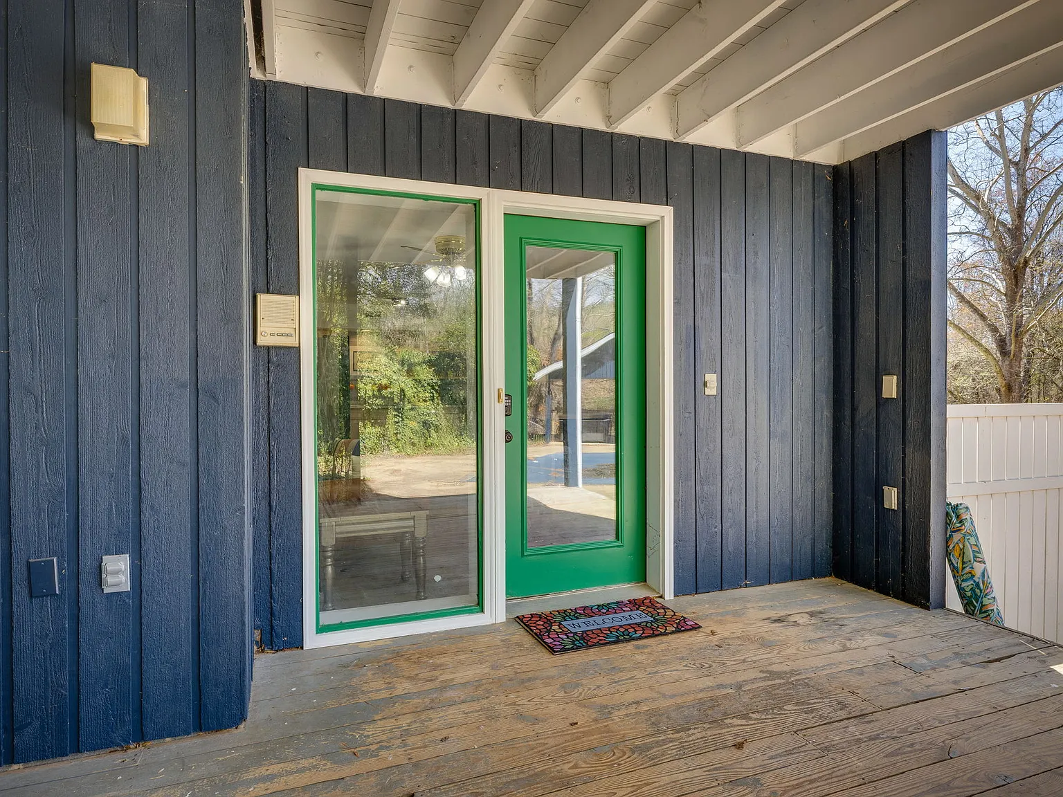 5009 Emerald Dr — Photo 2