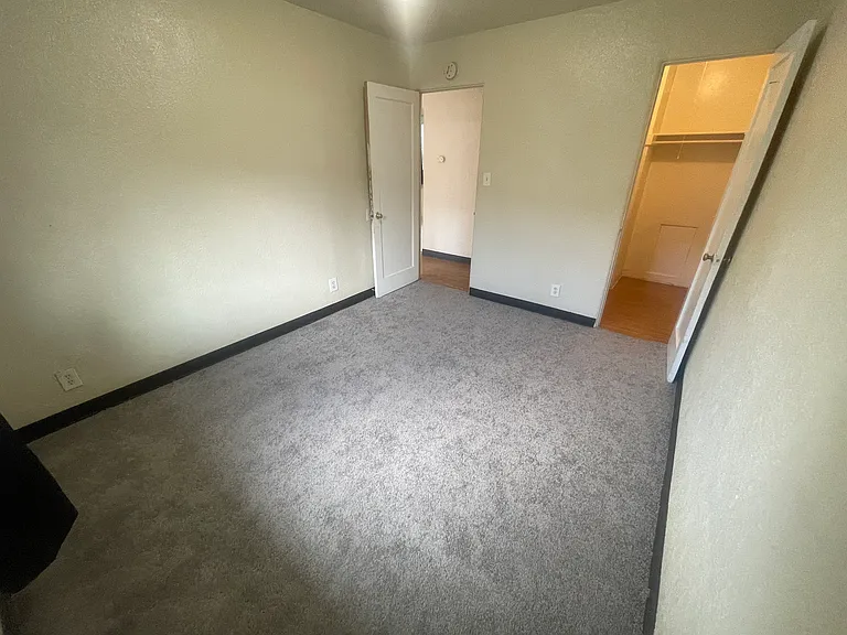 1440 Clinton St — Photo 14