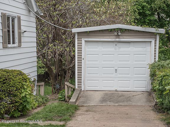 2nd image of 537 Charles St