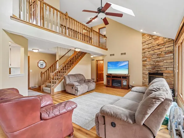 N103W17395 Whitetail RUN, Germantown, WI 53022