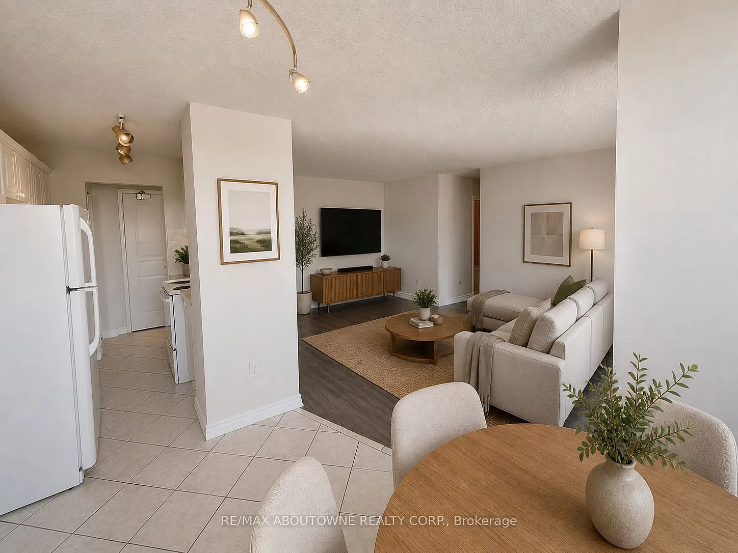 2 bed, $2,050 — Photo 3