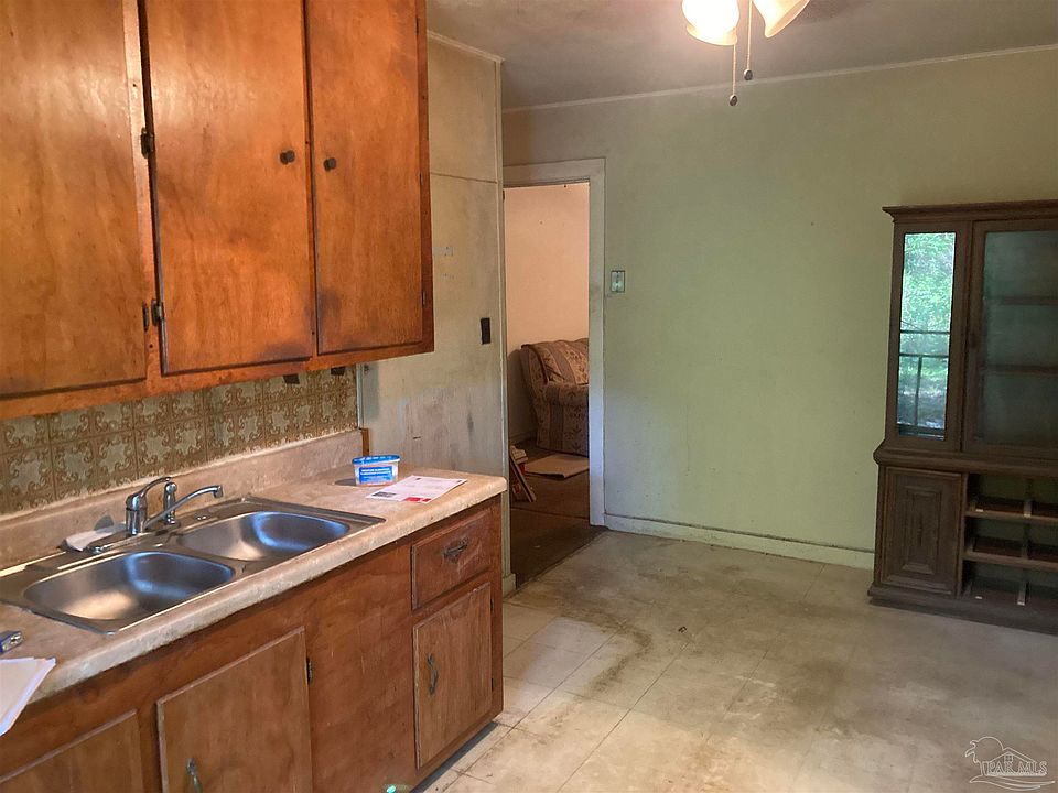 2nd image of 3409 Maywood Ave