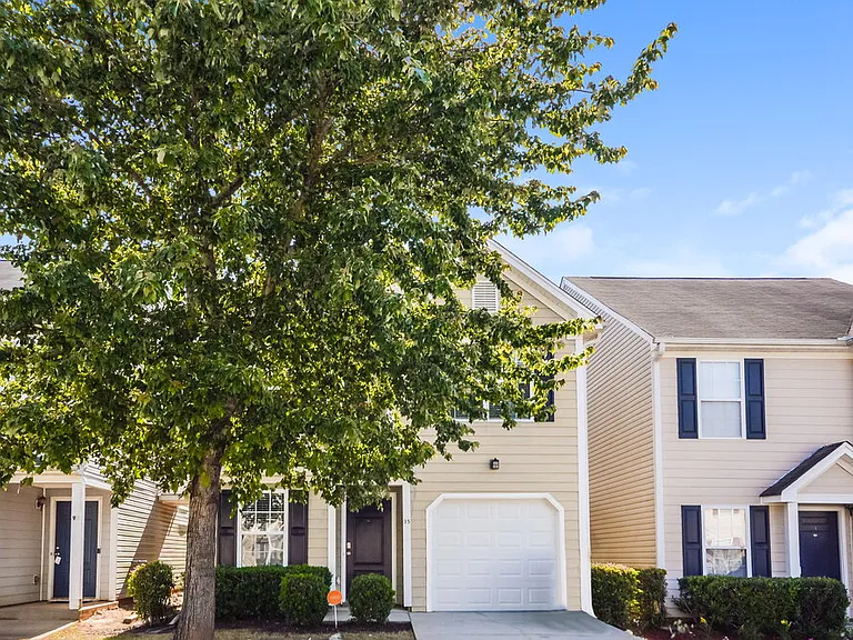 35 Fieldview Ln — Photo 1
