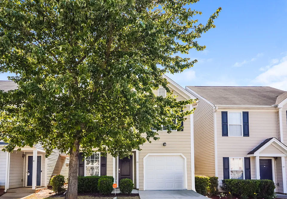 35 Fieldview Ln
