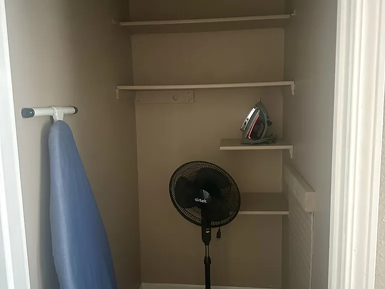 1922 W Washington St — Photo 14