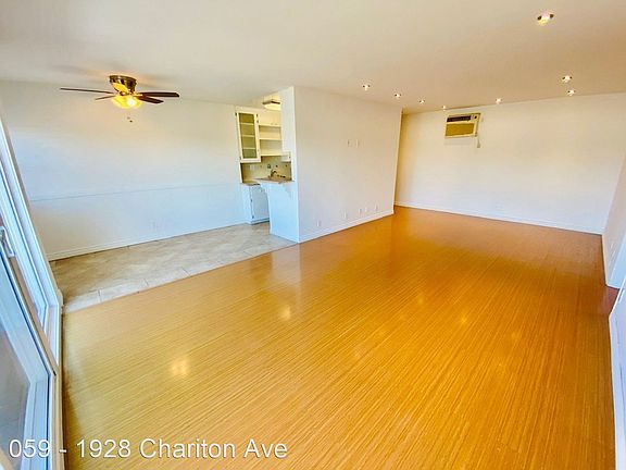 3rd image of 1928 Chariton St APT 20