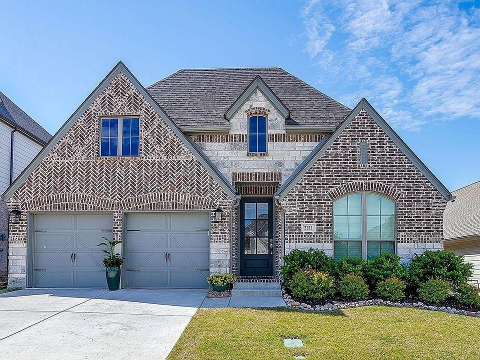 1st image of 2211 Autrey Ln