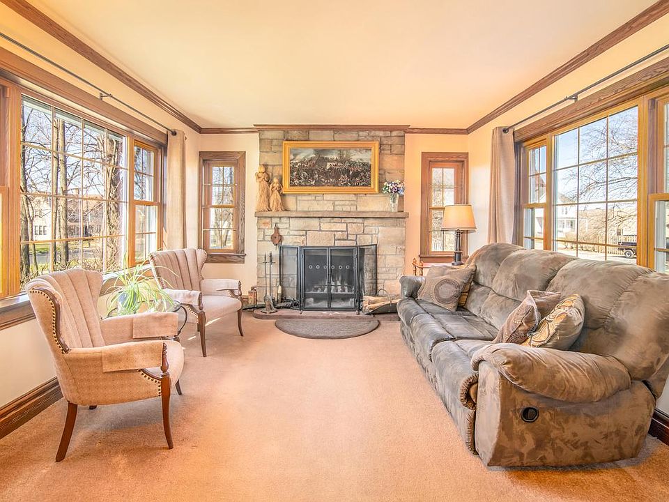 1st image of 610 Clyman STREET