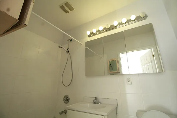 Rented by Grand & Co. | media 35