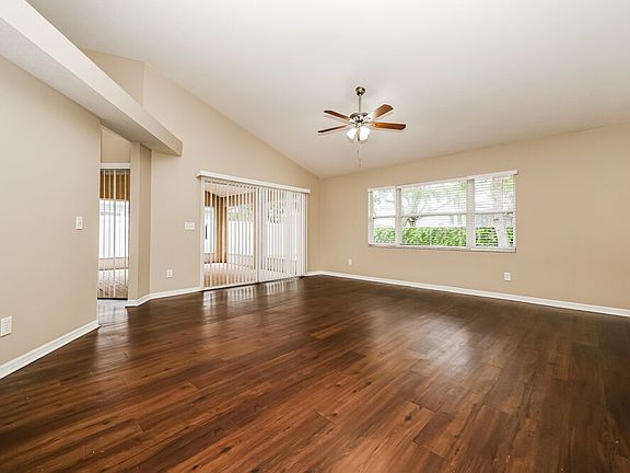 3rd image of 2212 Kenwick Dr
