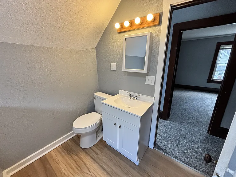 934 Green Ave SW — Photo 4