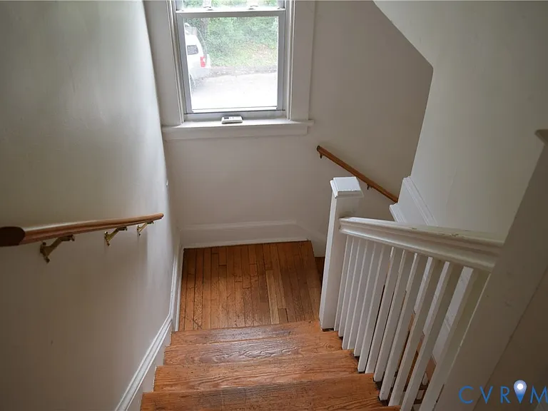 301 W 30th St — Photo 15