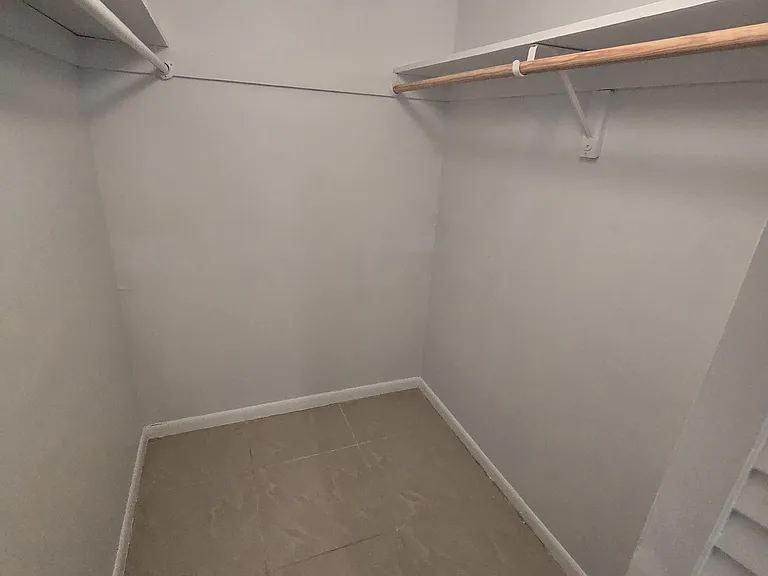 490 SE 19th Ave #107 — Photo 11