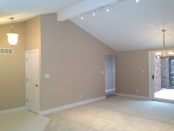 Living Room/Dining Room