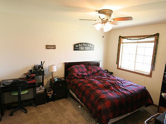 4th image of 303 Micheels Ln APT 6