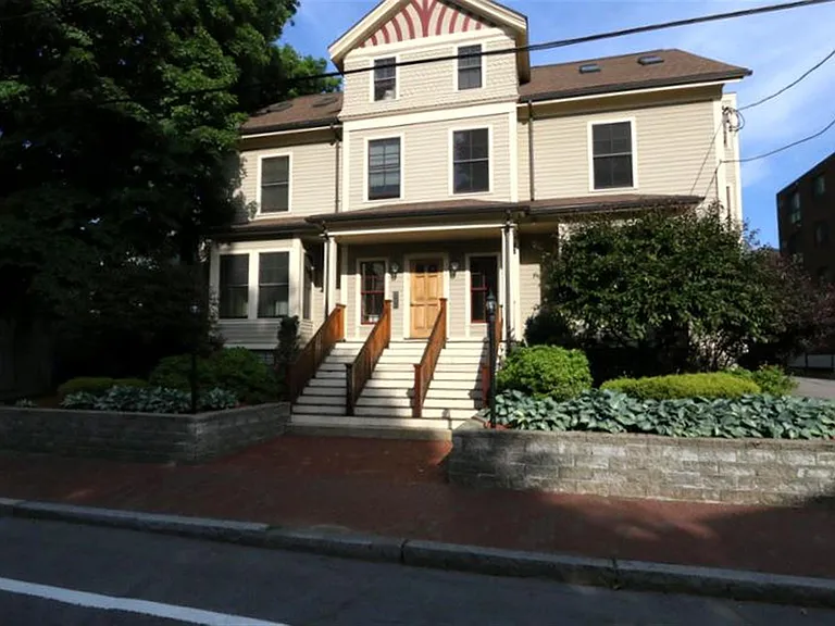 20 Trowbridge St #2 — Photo 12