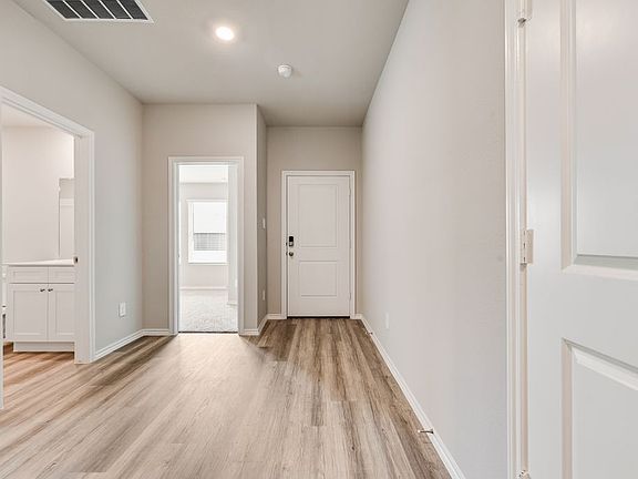 3rd image of 16521 Hudson Prairie Way