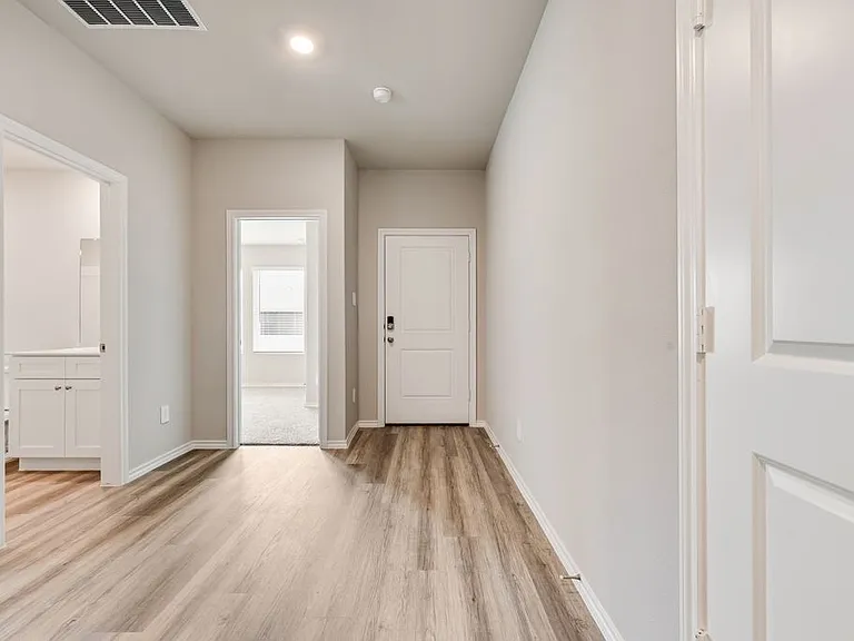16521 Hudson Prairie Way — Photo 3