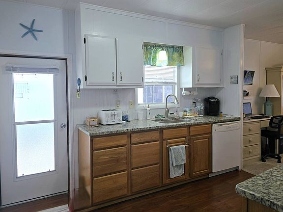5th image of 41 7th St E