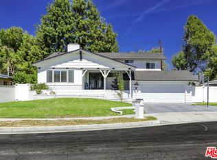23713 Bessemer St, Woodland Hills, CA 91367