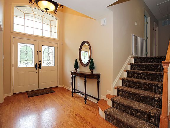 4th image of 22 Blackstone Dr