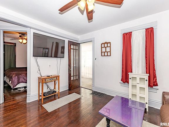 5th image of 326 N Vail St