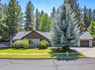 19961 Antler Point Dr, Bend, OR 97702