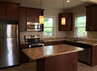 256 Mammoth Rd APT 2, Lowell, MA 01854