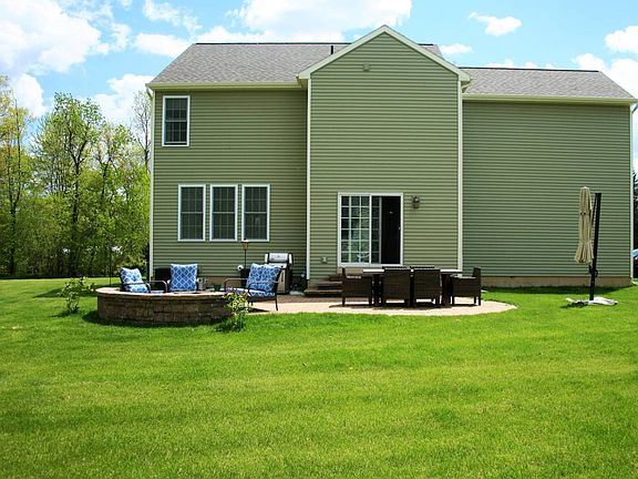 4th image of 51 Chester Dr