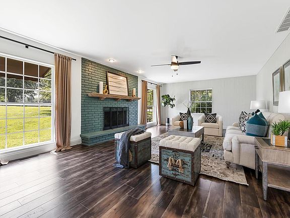 5th image of 26 Fox Meadows Ln