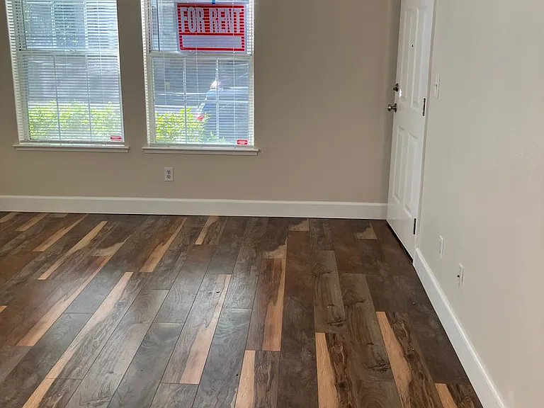 321 T St — Photo 7