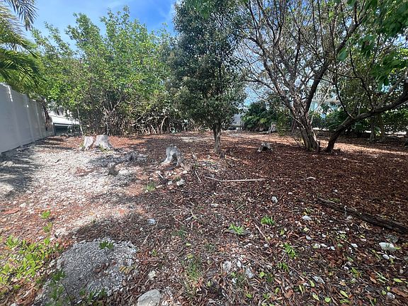 5th image of 148 Tequesta St