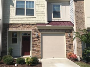 330 Duchart Ln, Fuquay Varina, NC 27526