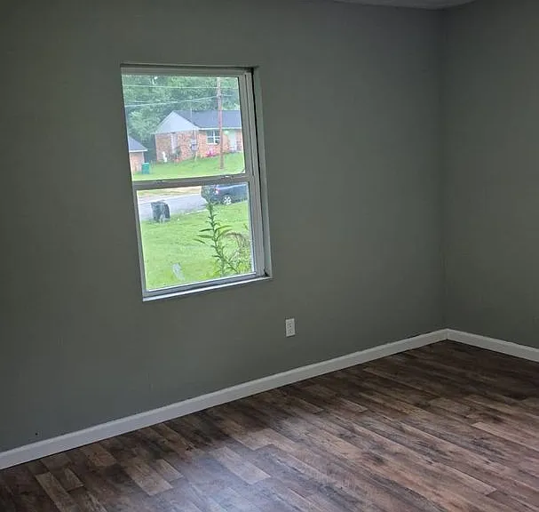 311 W Thomas Ct — Photo 3