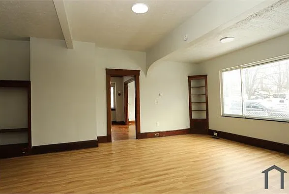 2 bed, $1,100 — Photo 2