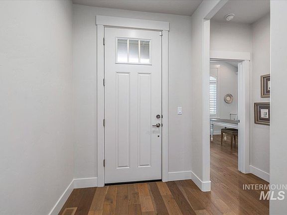 4th image of 3106 N Gaviola Ave