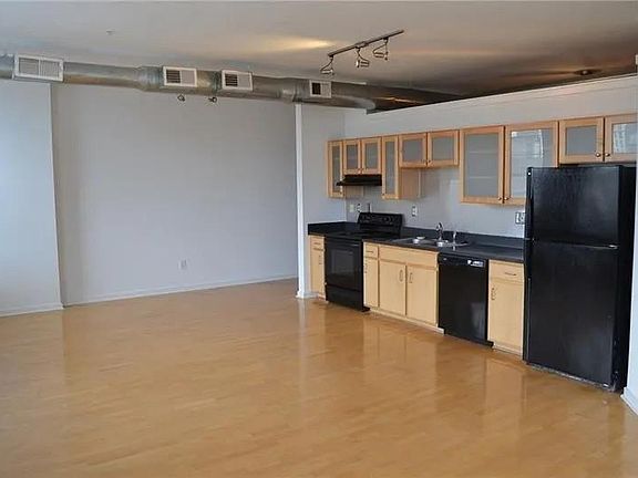 2nd image of 800 Peachtree St NE APT 8414