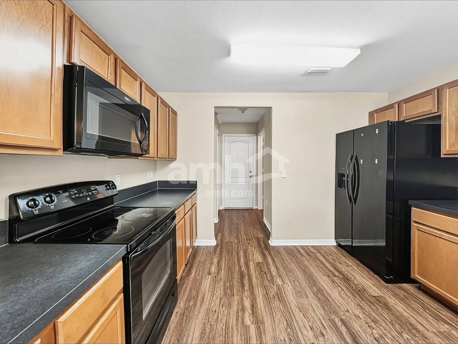 4 bed, 2.5 bath, 1820 sqft, $2,370 — Photo 4