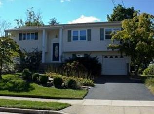 14 Kerry Dr, Hazlet, NJ 07730