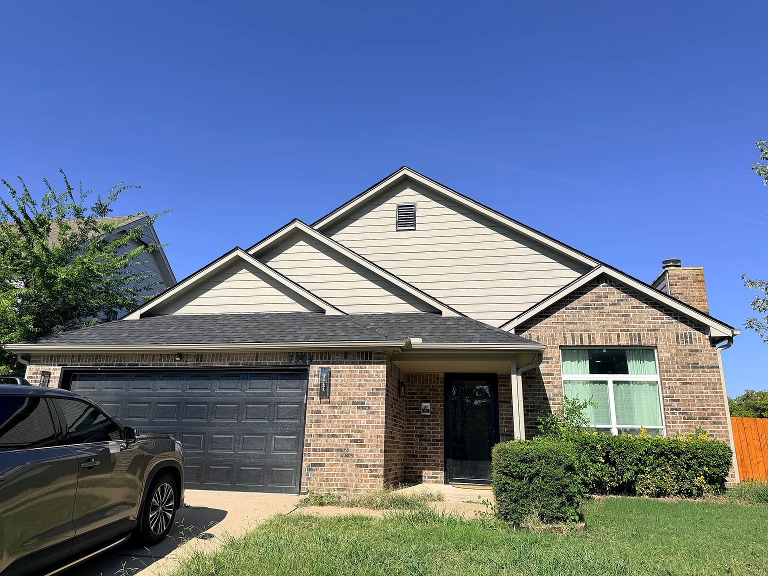 4 bed, 1978 sqft, $2,100 — Photo 2