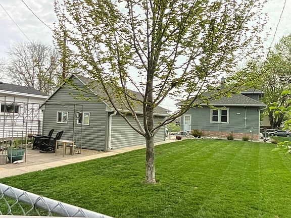 4th image of 320 Sicily Ave