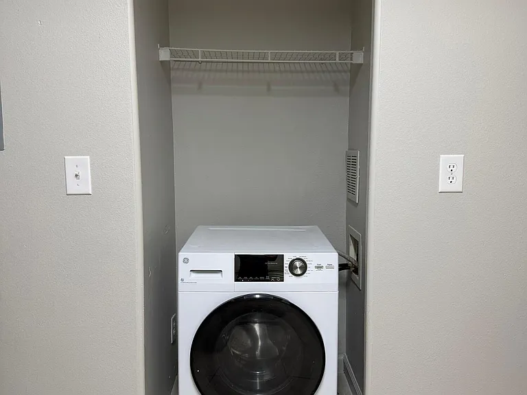 3864 La Mirada Dr N #6 — Photo 8