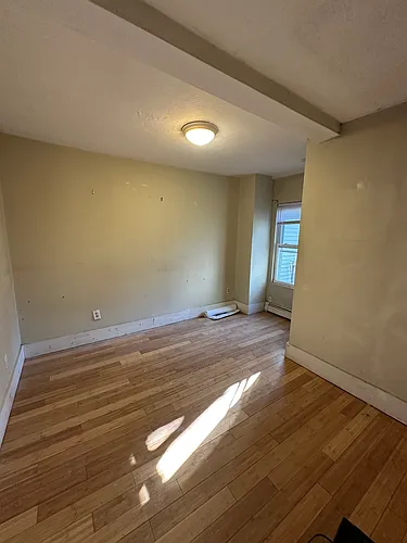 289 D St Photo 1